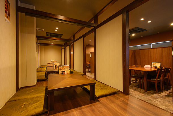 串なごみな店内、お座敷、広々